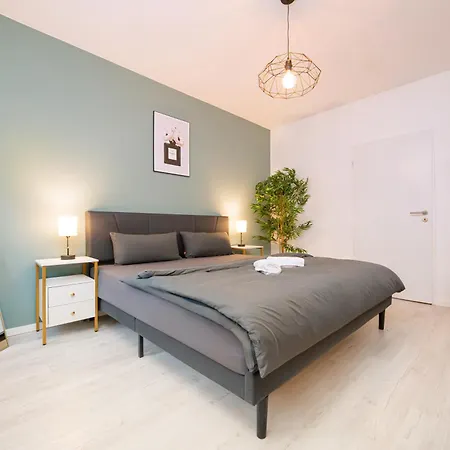 Smart - - Perfect For 6-8 Guests! Netflix - - Free Parking Zone