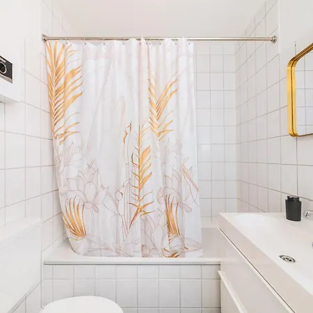 Apartment Smart - - Perfect For 6-8 Guests! Netflix - - Free Parking Zone