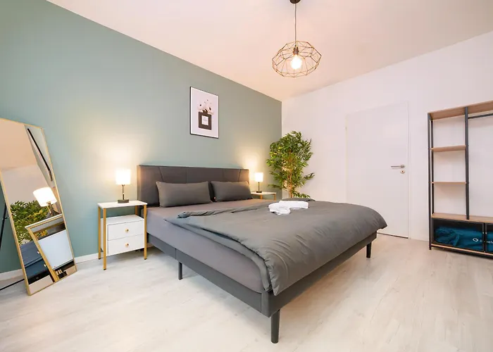 Smart - - Perfect For 6-8 Guests! Netflix - - Free Parking Zone