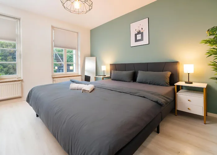 Smart - - Perfect For 6-8 Guests! Netflix - - Free Parking Zone Lejlighed Wuppertal