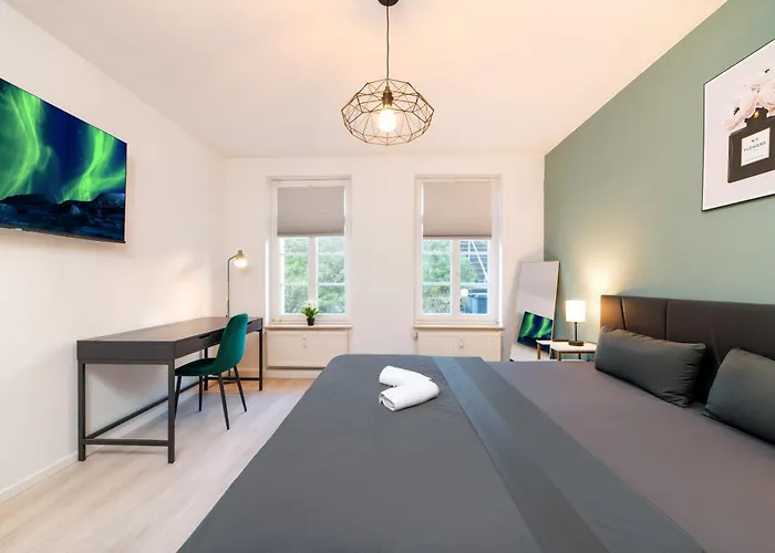 Smart - - Perfect For 6-8 Guests! Netflix - - Free Parking Zone *