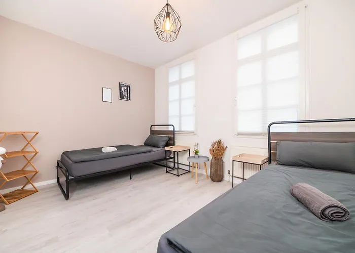 Smart - - Perfect For 6-8 Guests! Netflix - - Free Parking Zone